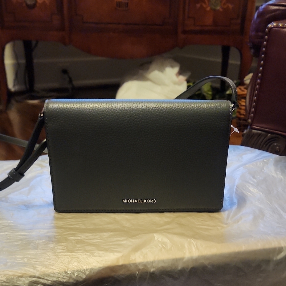 Michael Kors Grey Shoulder Bag With Matching Wallet.